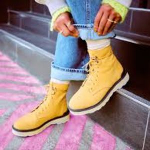 Sorel Hi-Line Lace Geo Yellow Combat Boots | Size 8